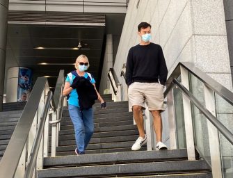 遭香港國安處懸紅百萬通緝，袁弓夷兩任太太子女先後協助調查