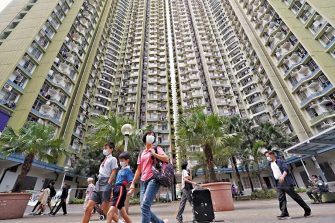 很傻很天真？港男為住公屋18年只打零工