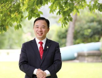 港大校長陷多項指控風波，事實是……