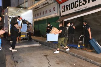 打擊黃色經濟軟對抗，港國安拘5名前「眾志」青年