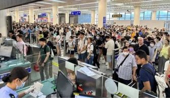 煙火飄港，港人北上深圳的消費狂歡