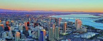 雷鼎鳴 : 美國衰敗怪事生生不息