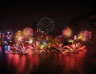跨年夜後內地旅客滯留 網民：說好的提升服務態度呢？