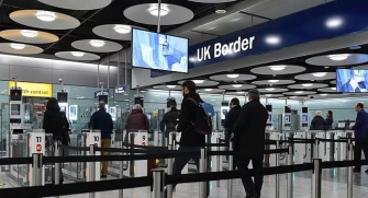 英國百架高風險航班未經邊檢降落放行