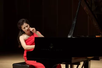 性感與狂野，走近鋼琴家鄭慧