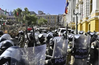 玻利維亞前陸軍司令攻入總統府，政變未遂被捕