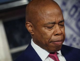 紐約市長下屬兩大家族被查，美國大選前民主黨清理門戶